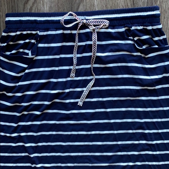 Max Studio Striped Maxi Skirt With Pockets - Picture 2 of 11